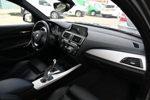 BMW 1-serie 118i Automaat High Executive Adaptieve Cruisecontrol Schuifdak