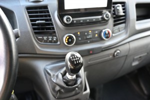Ford Transit Custom 300 2.0 TDCI L2H1 Trend DC 6 Zits Carplay Trekhaak