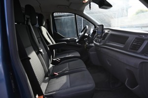 Ford Transit Custom 300 2.0 TDCI L2H1 Trend DC 6 Zits Carplay Trekhaak