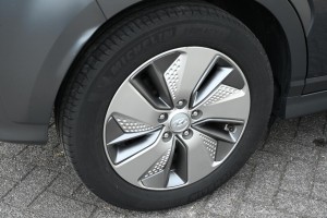 Hyundai KONA EV Premium 64 kWh Trekhaak Schuifdak SOH 100%