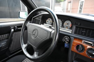 Mercedes-Benz 190 2.0 E Class