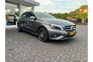 Mercedes-Benz A-Klasse 180 Ambition Automaat Amg velgen Trekhaak