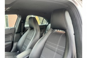 Mercedes-Benz A-Klasse 180 Ambition Automaat Amg velgen Trekhaak