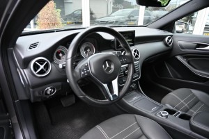 Mercedes-Benz A-Klasse 180 Ambition Automaat Amg velgen Trekhaak