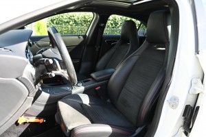 Mercedes-Benz A-Klasse 180 d AUTOMAAT AMG PANORAMADAK