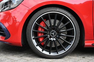 Mercedes-Benz A-Klasse AMG 45 4MATIC Performance stoelen Panoramadak 19