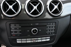 Mercedes-Benz B-Klasse 180 AUT7 AMG NIGHT PANORAMADAK TREKHAAK