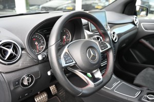 Mercedes-Benz B-Klasse 180 AUT7 AMG NIGHT PANORAMADAK TREKHAAK