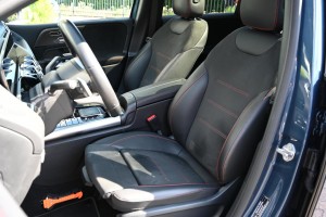 Mercedes-Benz B-Klasse 250 e Business Solution AMG Panoramadak Memory Sfeerverlichting