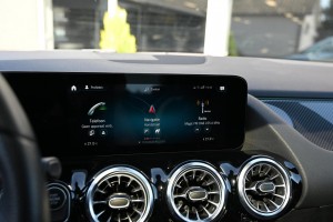 Mercedes-Benz B-Klasse 250 e Business Solution AMG Panoramadak Memory Sfeerverlichting