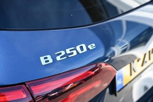 Mercedes-Benz B-Klasse 250 e Business Solution AMG Panoramadak Memory Sfeerverlichting