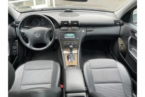 Mercedes-Benz C-Klasse 180 K. Avantgarde Airco Navi Trekhaak 1e eigenaar Nieuwstaat
