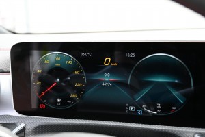 Mercedes-Benz CLA-Klasse 180 AMG PANORAMADAK NIGHT SFEERVERLICHTING