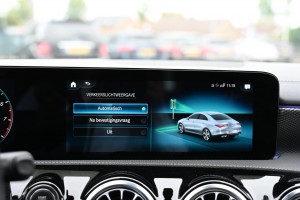 Mercedes-Benz CLA-Klasse 180 Luxury Panoramadak Memory Carplay