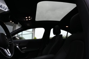 Mercedes-Benz CLA-Klasse 180 Luxury Panoramadak Memory Carplay