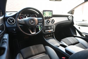 Mercedes-Benz CLA-Klasse Shooting Brake 180 Automaat Urban Carplay Camera Stoelverwarming