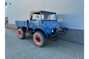 Mercedes-Benz Unimog Bosbouw lieren voor en achter