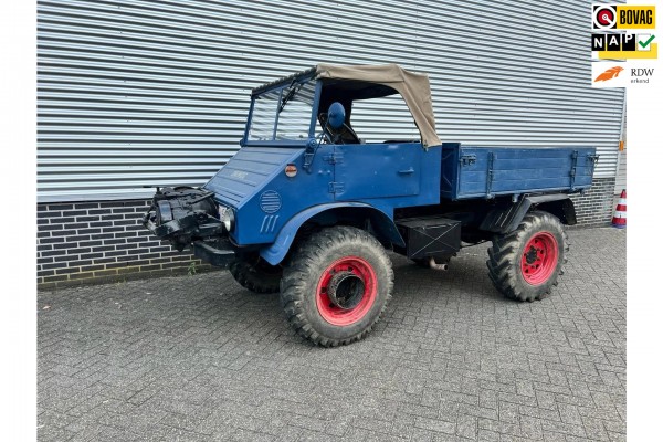 Mercedes-Benz Unimog Bosbouw lieren voor en achter