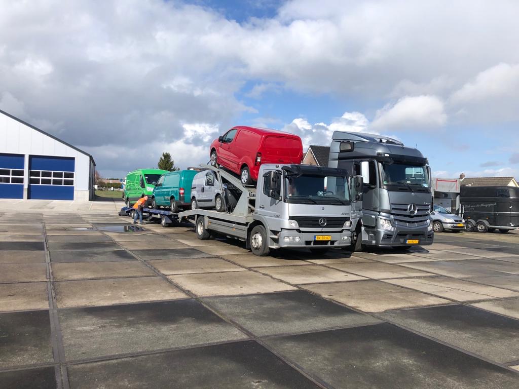 Mercedes autotrailers